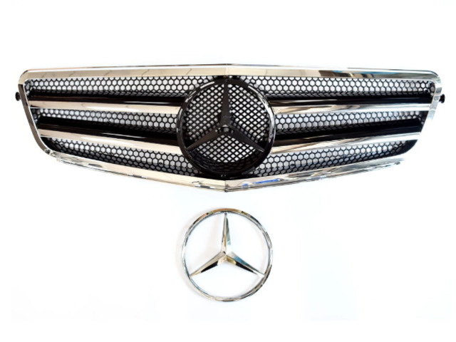 Решетка радиатора AMG C63 на Mercedes C-class W204